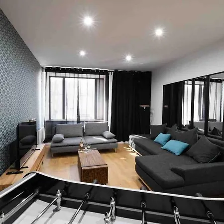 An Authentic Experience With In The Center 普瓦捷