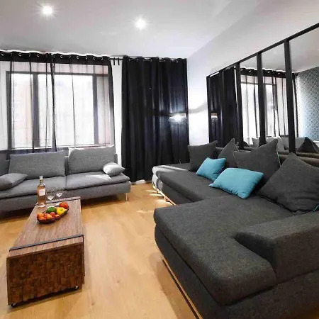 An Authentic Experience With In The Center Apartmán *