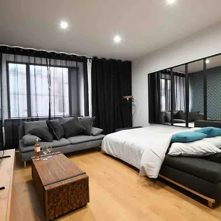 An Authentic Experience With In The Center * 普瓦捷