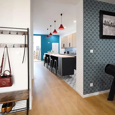 An Authentic Experience With In The Center Apartment Poitiers