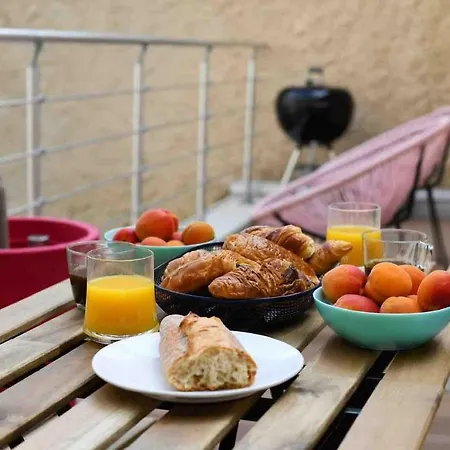 An Authentic Experience With In The Center Appartement Poitiers
