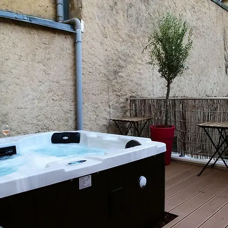 An Authentic Experience With In The Center Appartement *