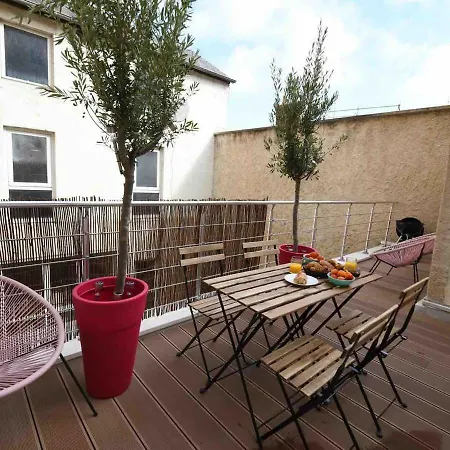 An Authentic Experience With In The Center Apartamento Poitiers